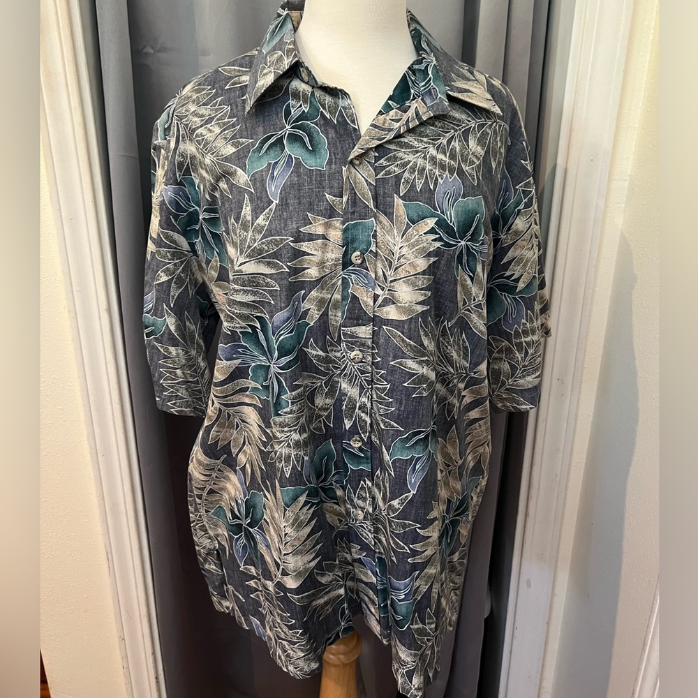 Two Beautiful Tori Richard Button Down Hawaiian Shirts